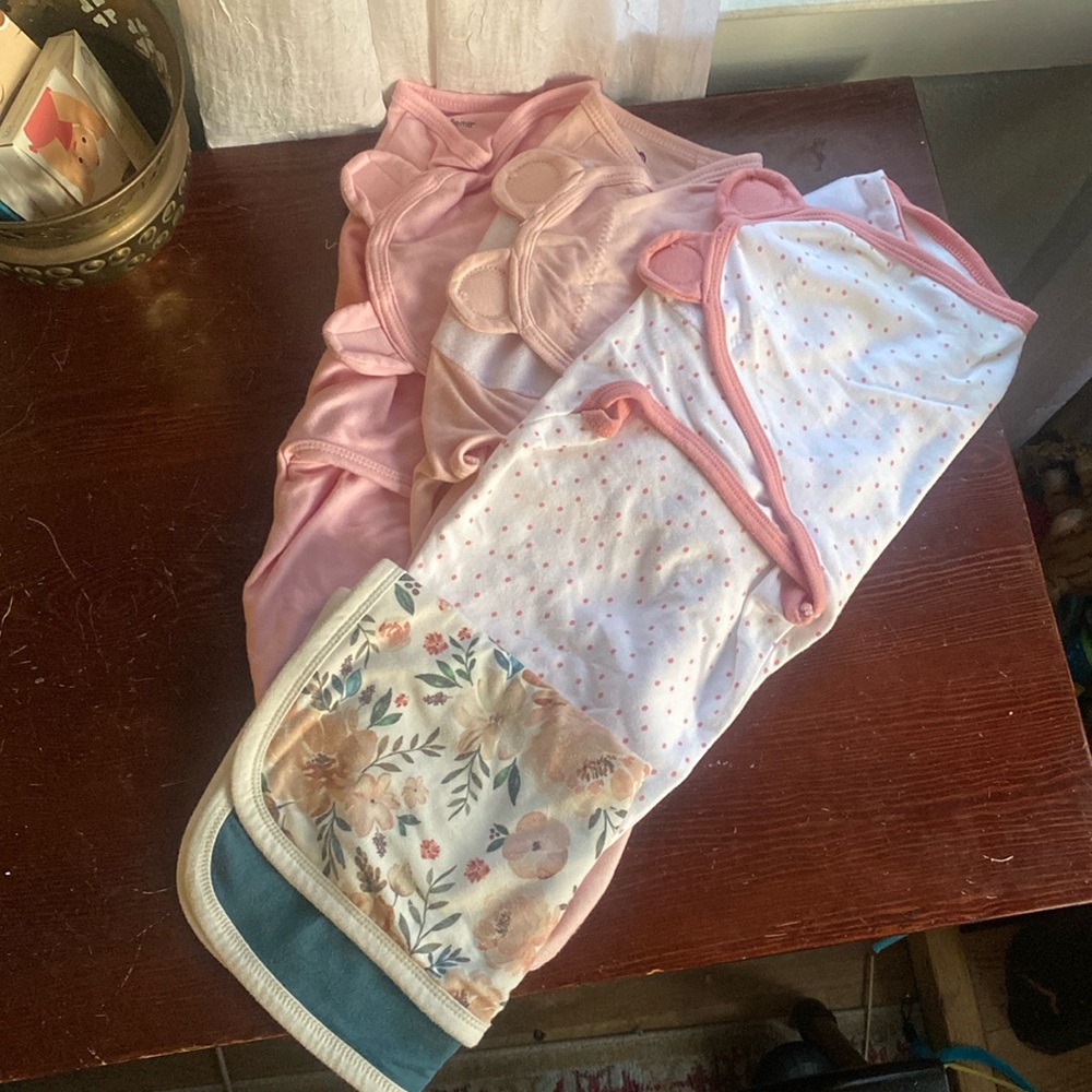 Lot of 3 Newborn 0-3m Baby Girl Pink Swaddles + Copper Pearl Burp Cloth Floral